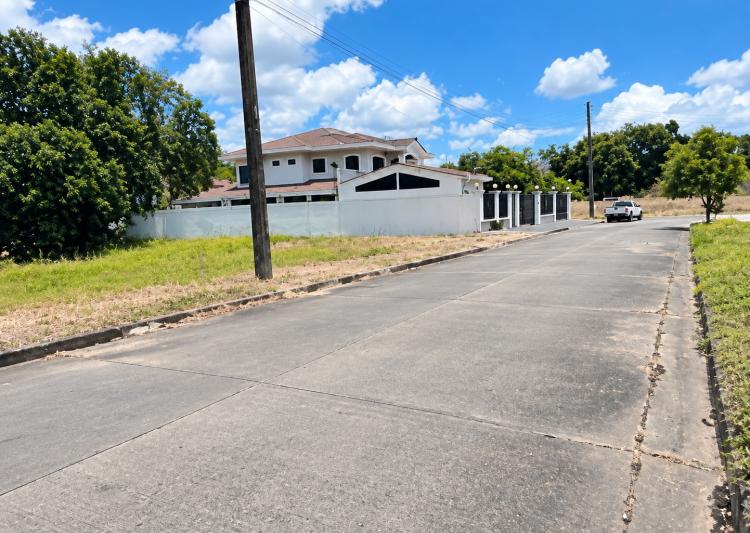 Venta de terreno en Cerro Viento, Club de Golf de Panamá, 883 m² (7/16)
